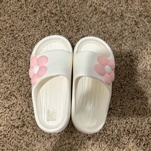 never been worn kids sandle